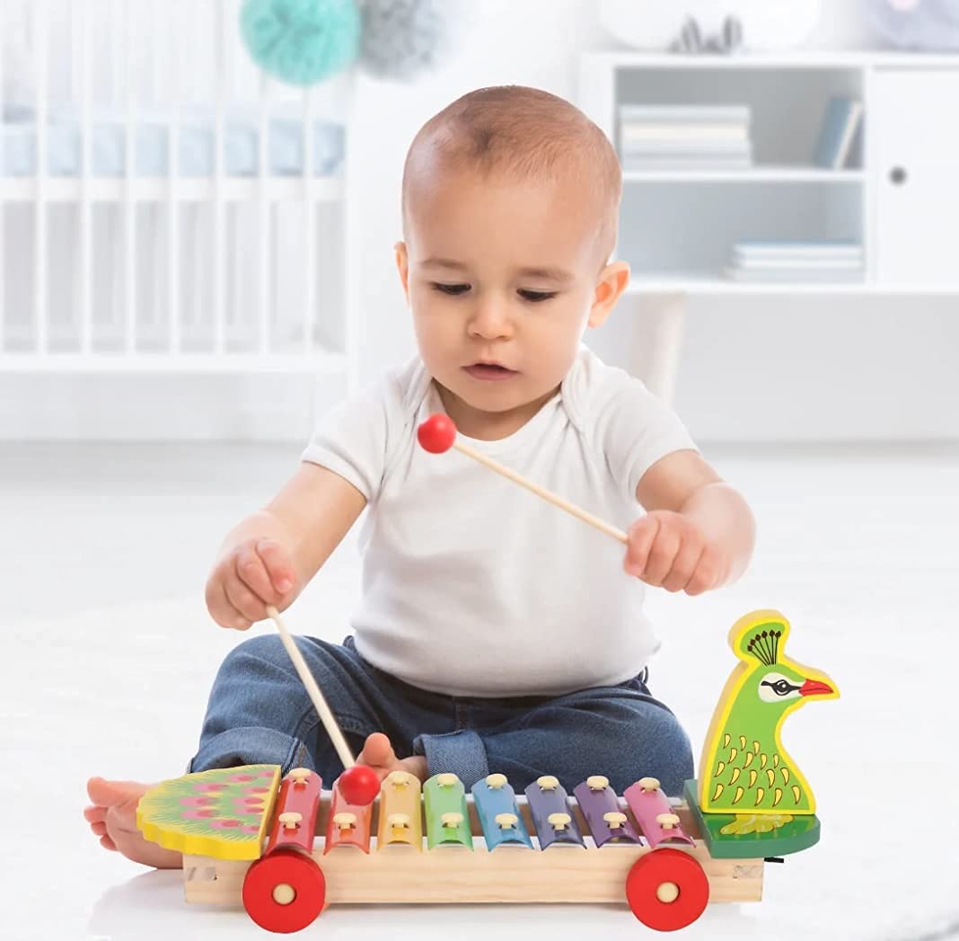 Peacock knock qin wooden xylophone with pull along rope