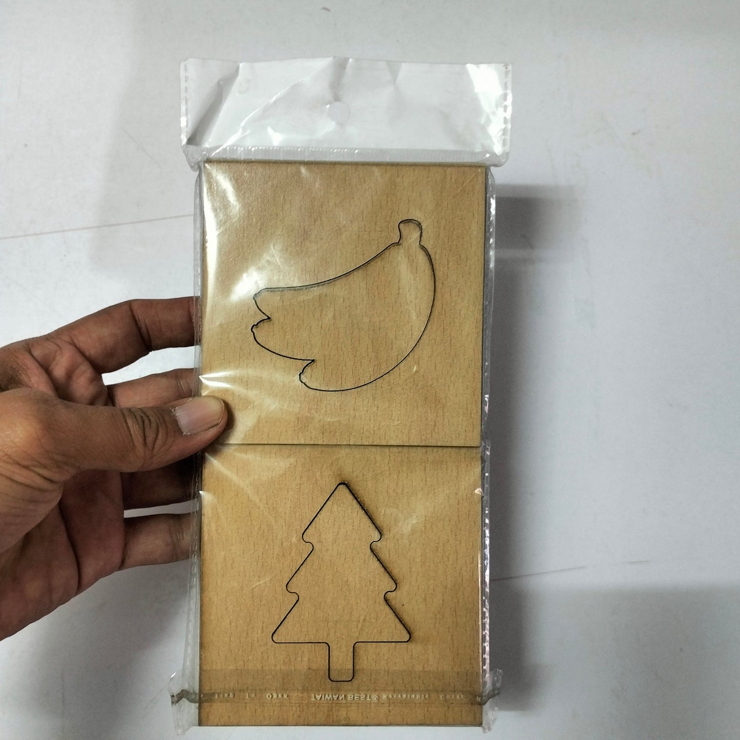 Wooden Stencils Drawing Kit 12 pieces character in plastic packing 90009